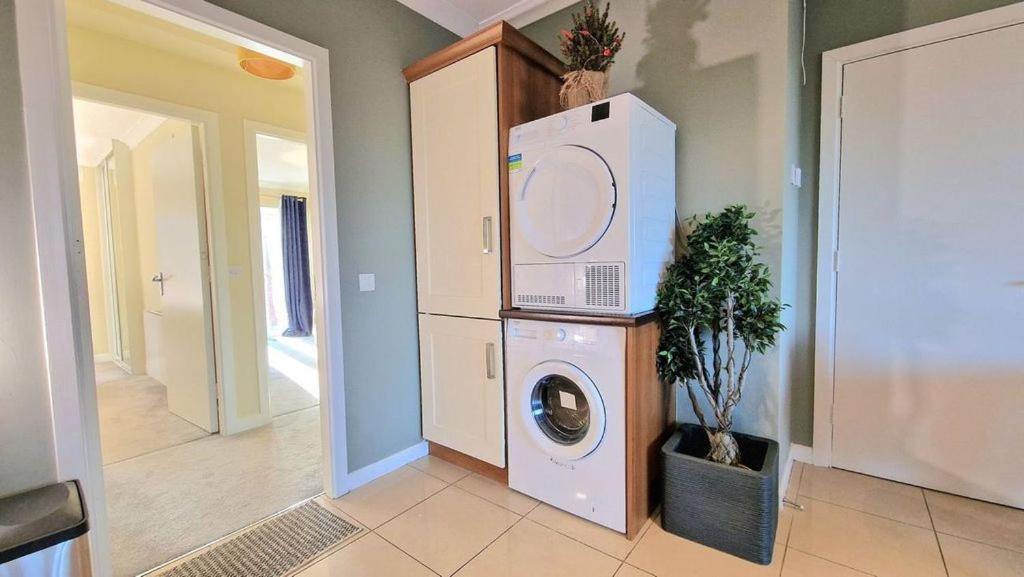 Cosy Two Bedroom Apartment Galway Exterior foto