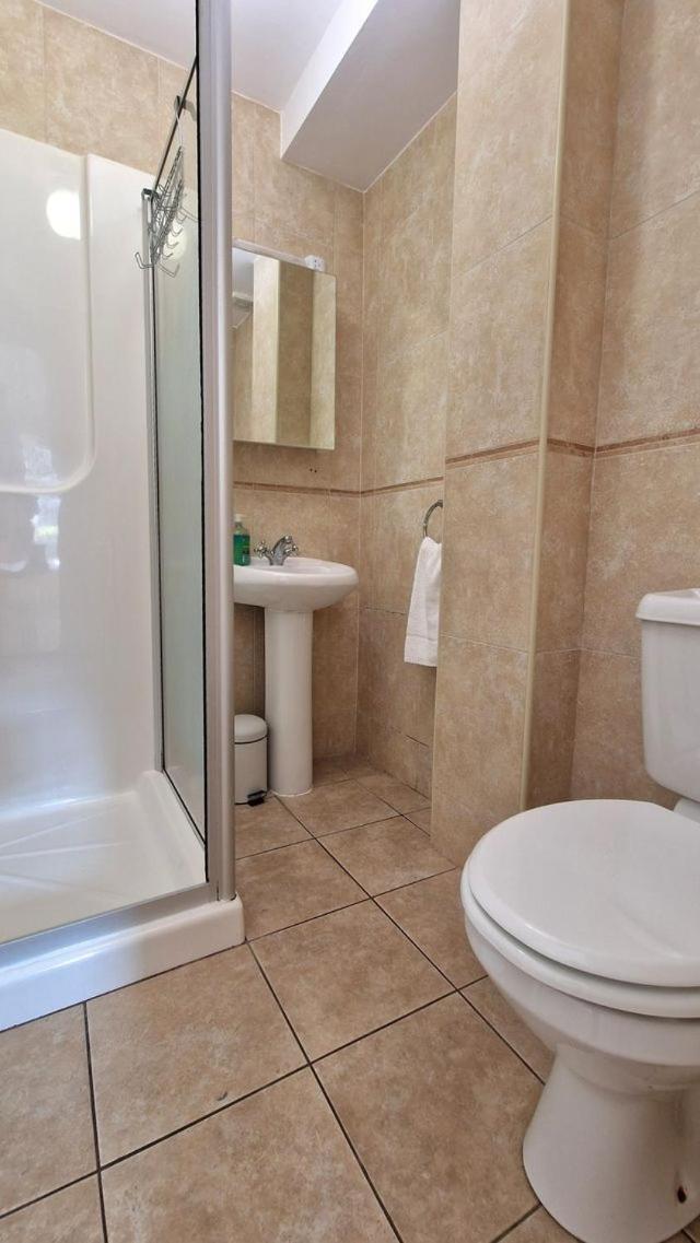 Cosy Two Bedroom Apartment Galway Exterior foto