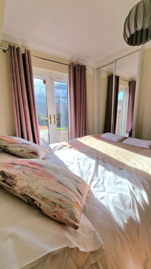 Cosy Two Bedroom Apartment Galway Exterior foto